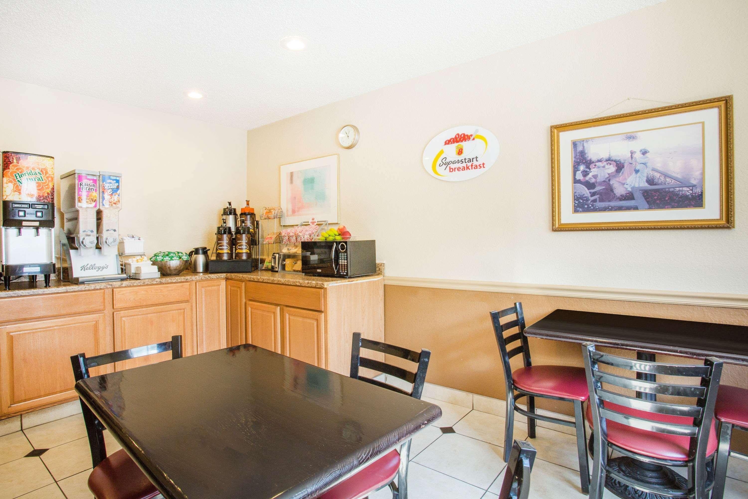 ซูเปอร์ 8 บาย วินด์แฮม แฮริสันเบิร์ก Motel แฮร์ริสันเบิร์ก ภายนอก รูปภาพ