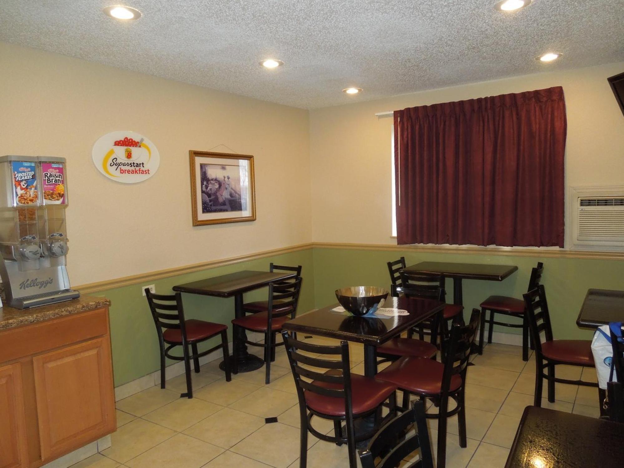 ซูเปอร์ 8 บาย วินด์แฮม แฮริสันเบิร์ก Motel แฮร์ริสันเบิร์ก ภายนอก รูปภาพ