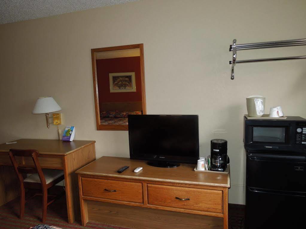 ซูเปอร์ 8 บาย วินด์แฮม แฮริสันเบิร์ก Motel แฮร์ริสันเบิร์ก ภายนอก รูปภาพ